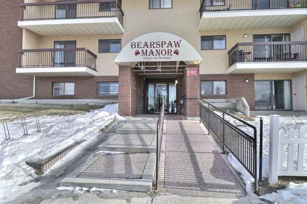 Bearspaw Manor Condos in beautiful Bearspar, South West Edmonton for